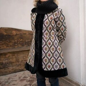 RARE Dee Dee Deb 60s/70s Vintage Tapestry faux fur Trim coat Belt fits Small/Med